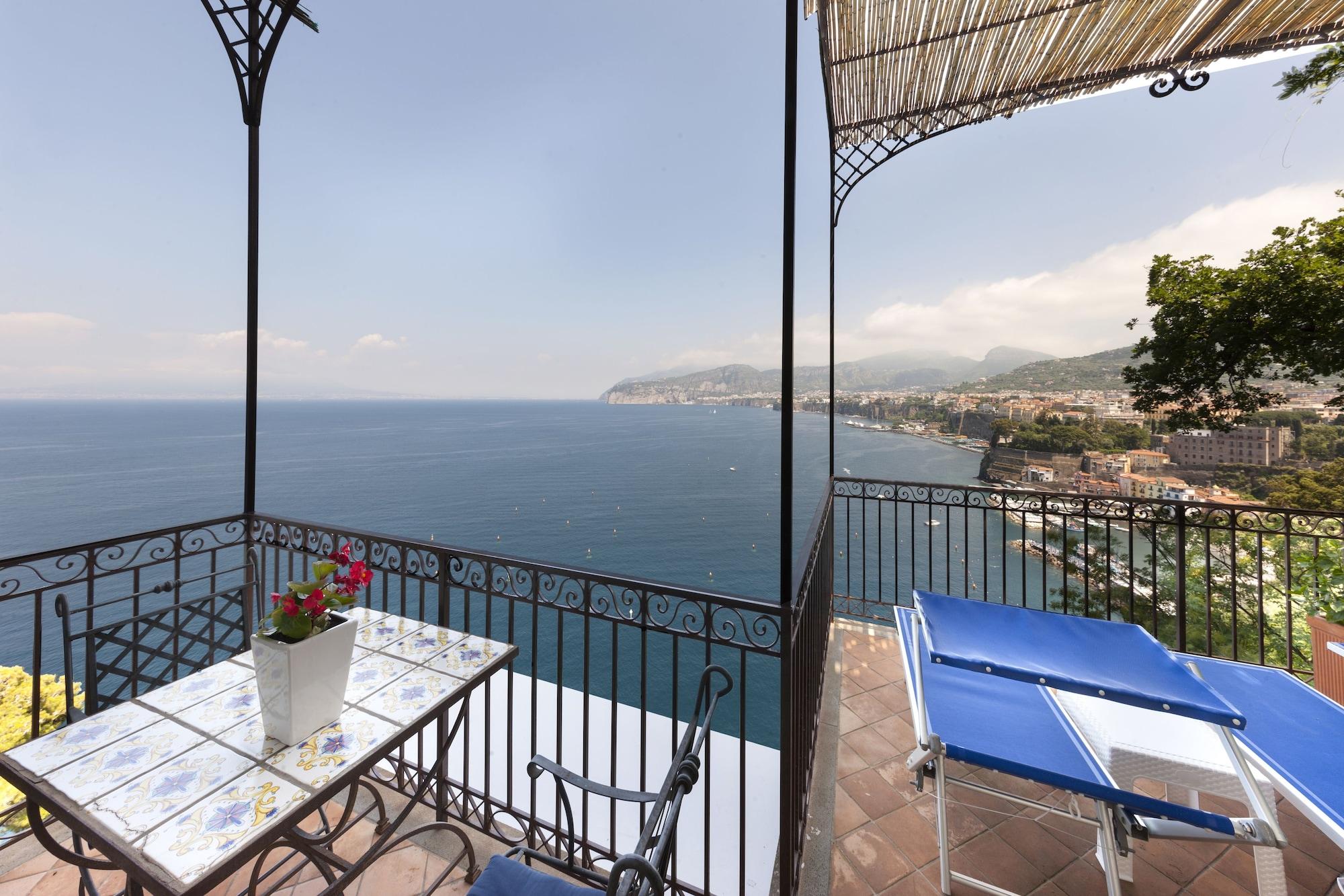 Hotel La Tonnarella Sorrento Luaran gambar