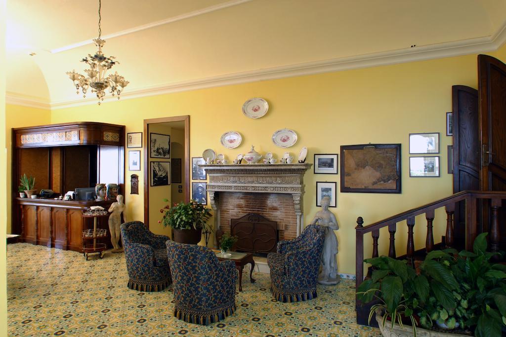 Hotel La Tonnarella Sorrento Luaran gambar