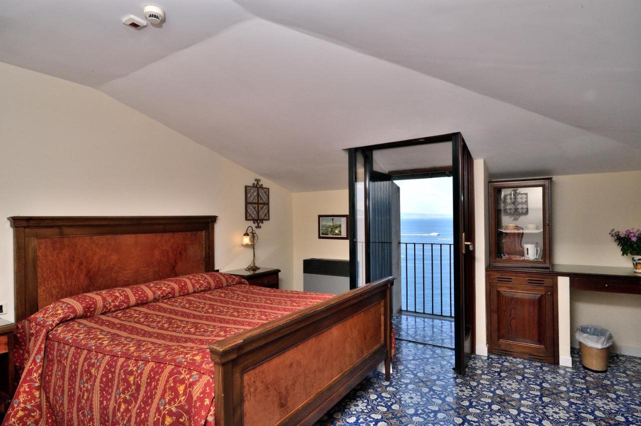Hotel La Tonnarella Sorrento Luaran gambar