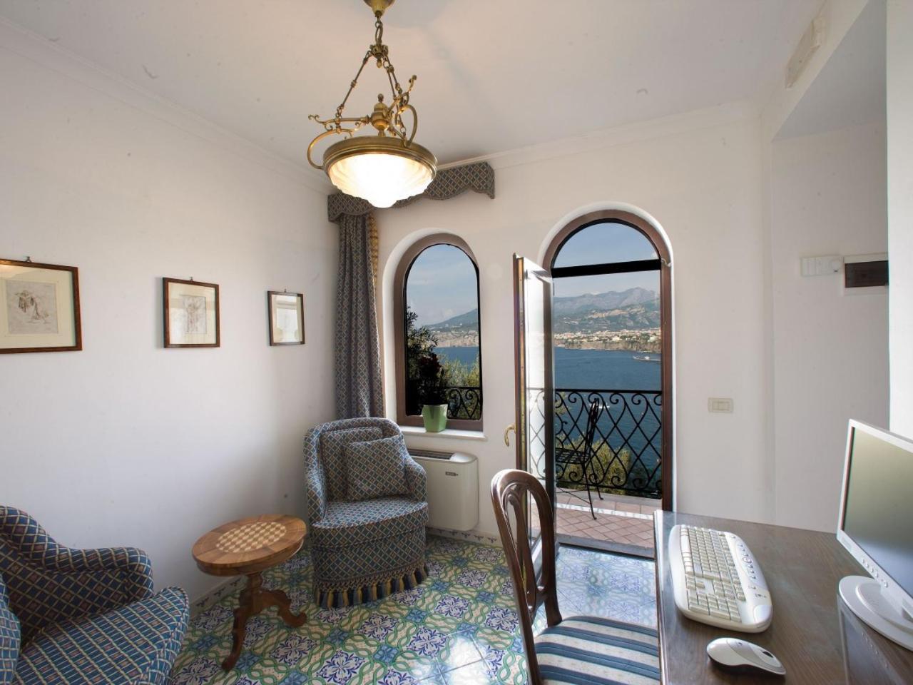 Hotel La Tonnarella Sorrento Luaran gambar
